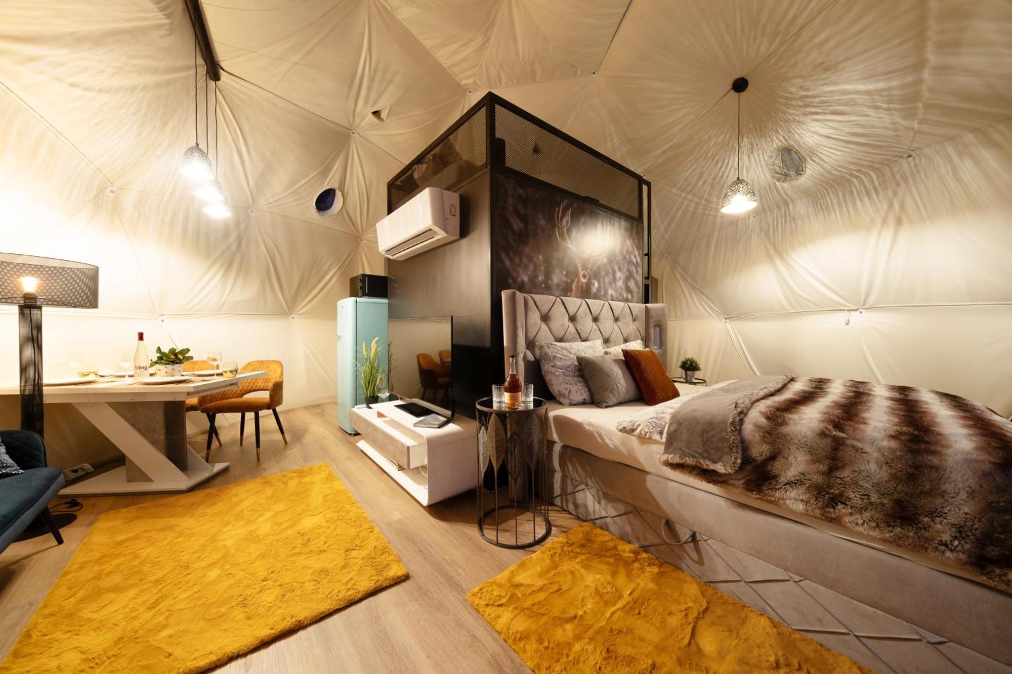 Отель Glamping Spindl One&Only Шпиндлерув-Млин Экстерьер фото